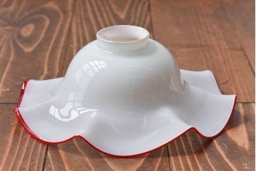 ビンテージ　赤縁フリルのかわいらしいシェード(天井照明、吊り下げ照明)