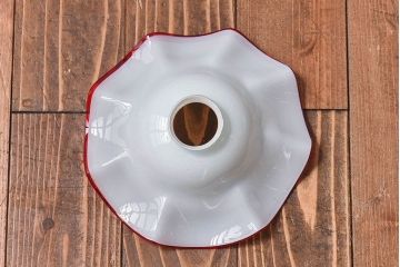 ビンテージ　赤縁フリルのかわいらしいシェード(天井照明、吊り下げ照明)