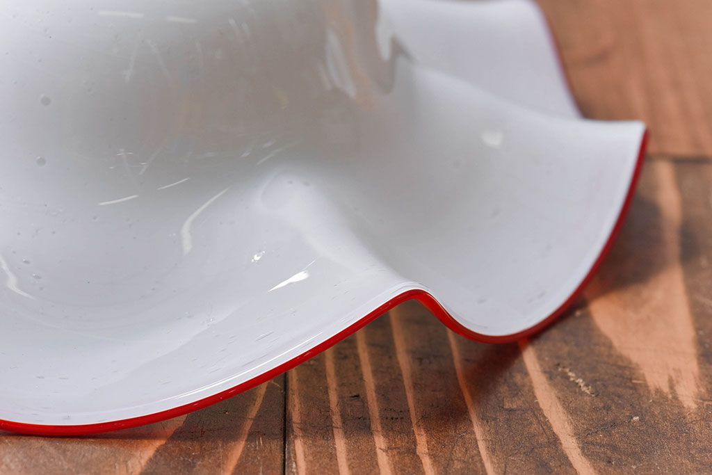 ビンテージ　赤縁フリルのかわいらしいシェード(天井照明、吊り下げ照明)