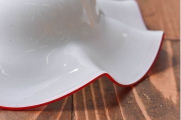 ビンテージ　赤縁フリルのかわいらしいシェード(天井照明、吊り下げ照明)