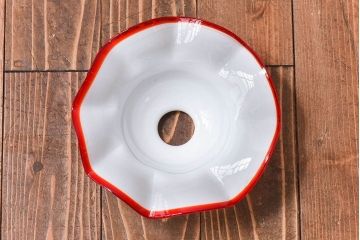 ビンテージ　赤縁フリルのかわいらしいシェード(天井照明、吊り下げ照明)