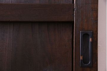 【I様ご成約済み】和製アンティーク　モダンな雰囲気漂う細身の蔵戸(引き戸、建具、玄関戸)