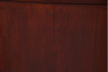 和製アンティーク　ケヤキ材　金具が和の魅力を引き立てる漆塗りの蔵戸(引き戸、建具、玄関戸)