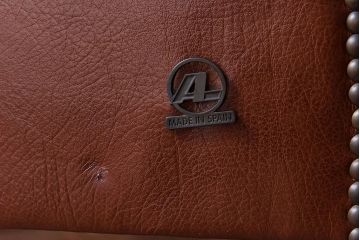 中古　Abdon y Lucas(アブドン・イ・ルーカス)　本革チェスターフィールド1Pソファ(シングルソファ、チェア)(1)