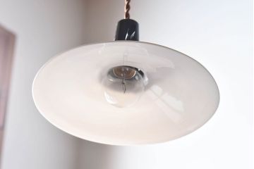 昭和レトロ　昔懐かしい魅力のある平笠シェード(天井照明、ペンダントライト)