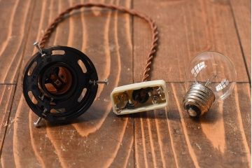 昭和レトロ　昔懐かしい魅力のある平笠シェード(天井照明、ペンダントライト)