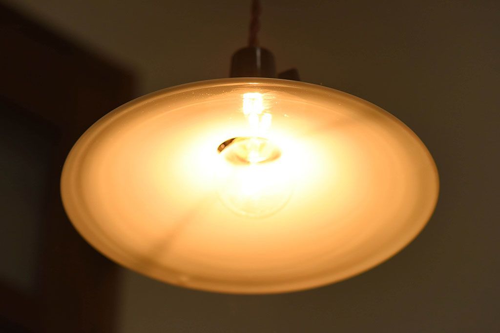 【K様ご成約済・ご決済用】昭和レトロ　シンプルな白い笠が魅力的なシェード(電笠)