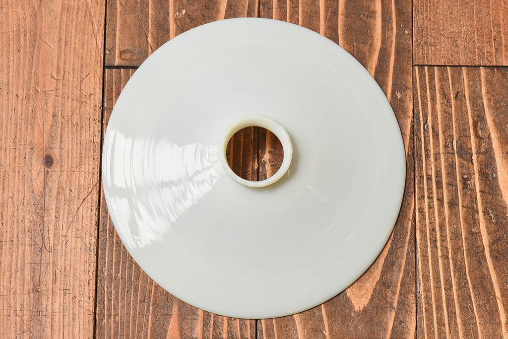 【K様ご成約済・ご決済用】昭和レトロ　シンプルな白い笠が魅力的なシェード(電笠)