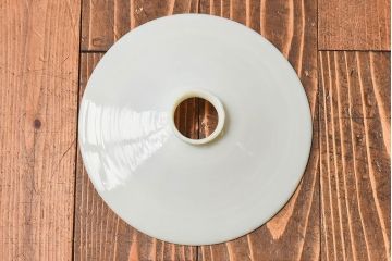 【K様ご成約済・ご決済用】昭和レトロ　シンプルな白い笠が魅力的なシェード(電笠)