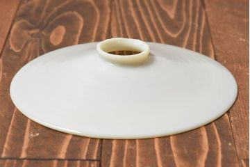 【K様ご成約済・ご決済用】昭和レトロ　シンプルな白い笠が魅力的なシェード(電笠)