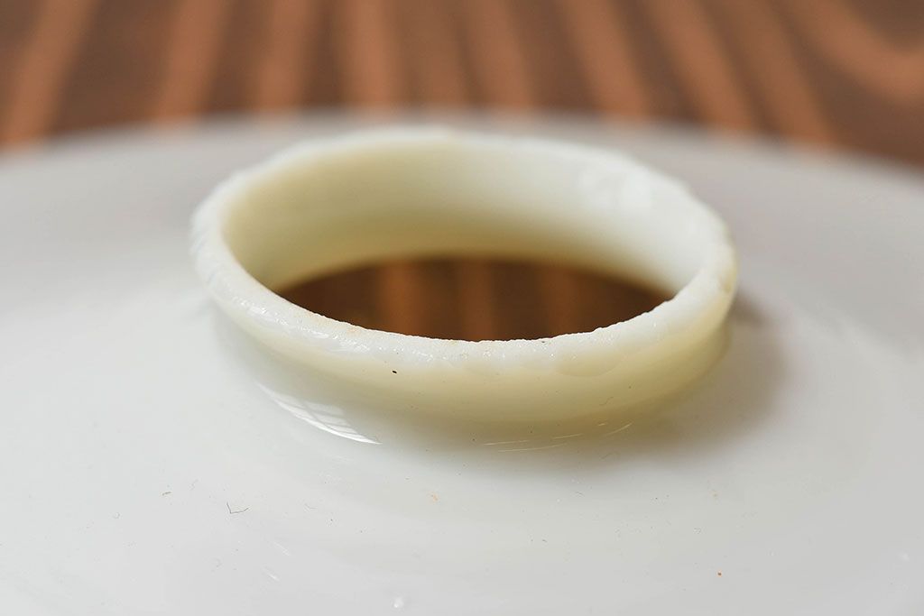 【K様ご成約済・ご決済用】昭和レトロ　シンプルな白い笠が魅力的なシェード(電笠)