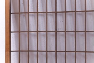 人気のダイヤガラスを入れてリメイクした昭和レトロなガラス障子戸(格子戸、引き戸)