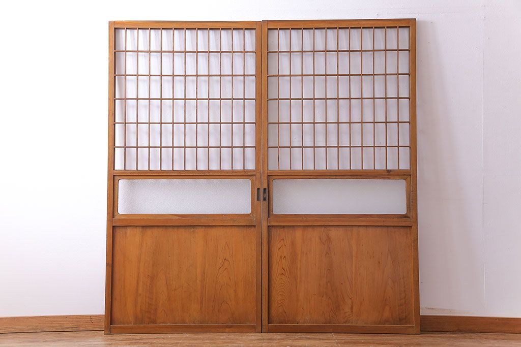 人気のダイヤガラスを入れてリメイクした昭和レトロなガラス障子戸(格子戸、引き戸)2枚組