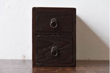 アンティーク家具　和製アンティーク　総栗材　可愛らしいサイズの木製小引き出し(印鑑箱、印箱)