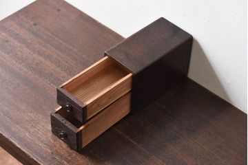 アンティーク家具　和製アンティーク　総栗材　可愛らしいサイズの木製小引き出し(印鑑箱、印箱)