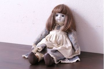 アンティーク雑貨　昭和レトロ　Sankyo(三協、サンキョー)製　「マイウェイ」オルゴール人形(ビスクドール)