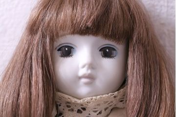 アンティーク雑貨　昭和レトロ　Sankyo(三協、サンキョー)製　「マイウェイ」オルゴール人形(ビスクドール)