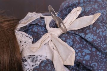 アンティーク雑貨　昭和レトロ　Sankyo(三協、サンキョー)製　「マイウェイ」オルゴール人形(ビスクドール)