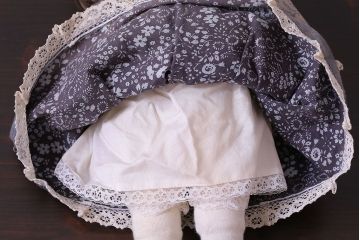 アンティーク雑貨　昭和レトロ　Sankyo(三協、サンキョー)製　「マイウェイ」オルゴール人形(ビスクドール)