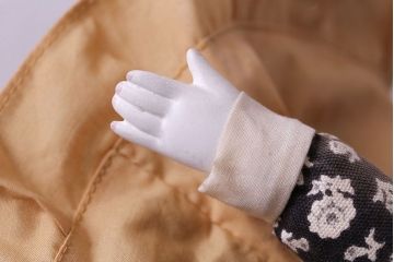 アンティーク雑貨　昭和レトロ　Sankyo(三協、サンキョー)製　「愛の讃歌」オルゴール人形(ビスクドール)