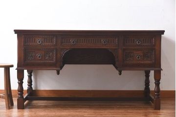 中古　old charm(オールドチャーム) アンティーク調のデザインがおしゃれなデスク(作業台)