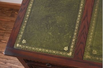 中古　old charm(オールドチャーム) アンティーク調のデザインがおしゃれなデスク(作業台)
