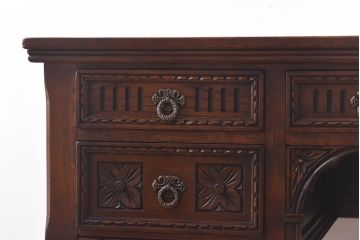 中古　old charm(オールドチャーム) アンティーク調のデザインがおしゃれなデスク(作業台)