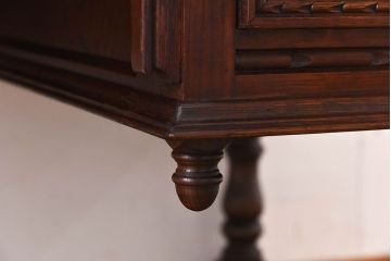 中古　old charm(オールドチャーム) アンティーク調のデザインがおしゃれなデスク(作業台)