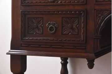 中古　old charm(オールドチャーム) アンティーク調のデザインがおしゃれなデスク(作業台)