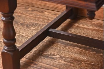 中古　old charm(オールドチャーム) アンティーク調のデザインがおしゃれなデスク(作業台)