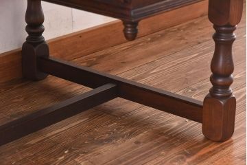 中古　old charm(オールドチャーム) アンティーク調のデザインがおしゃれなデスク(作業台)