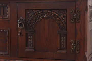 中古　old charm(オールドチャーム) アンティーク調のデザインがおしゃれなデスク(作業台)