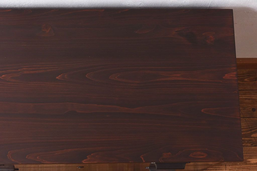 アンティーク家具　和製アンティーク　脚を付けてリメイクした時代箪笥のローボード(サイドボード)