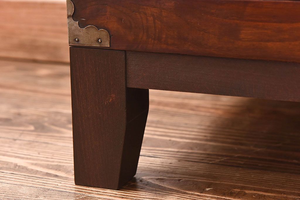 アンティーク家具　和製アンティーク　脚を付けてリメイクした時代箪笥のローボード(サイドボード)