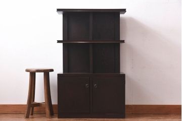 アンティーク家具　昭和期　ナラ材　シックな色合いが魅力の小ぶりのシェルフ(飾り棚、陳列棚)