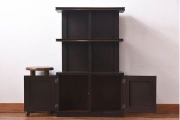 アンティーク家具　昭和期　ナラ材　シックな色合いが魅力の小ぶりのシェルフ(飾り棚、陳列棚)