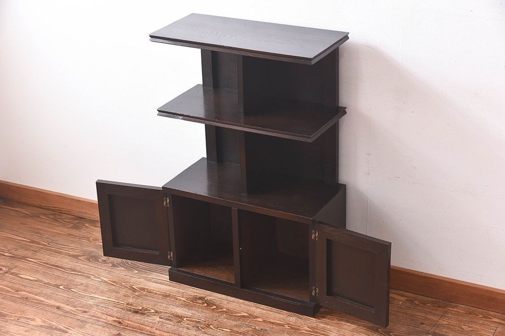 アンティーク家具　昭和期　ナラ材　シックな色合いが魅力の小ぶりのシェルフ(飾り棚、陳列棚)
