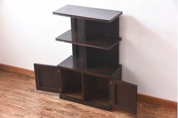 アンティーク家具　昭和期　ナラ材　シックな色合いが魅力の小ぶりのシェルフ(飾り棚、陳列棚)