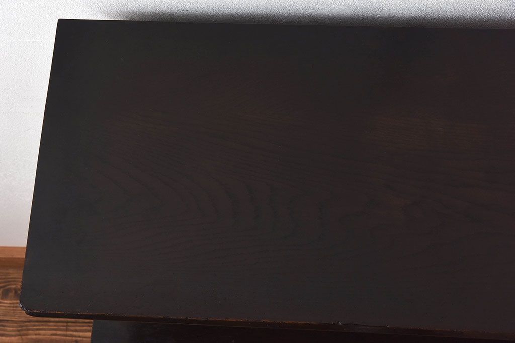 アンティーク家具　昭和期　ナラ材　シックな色合いが魅力の小ぶりのシェルフ(飾り棚、陳列棚)