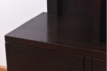 アンティーク家具　昭和期　ナラ材　シックな色合いが魅力の小ぶりのシェルフ(飾り棚、陳列棚)