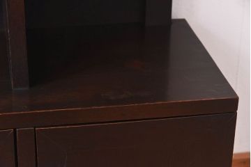 アンティーク家具　昭和期　ナラ材　シックな色合いが魅力の小ぶりのシェルフ(飾り棚、陳列棚)
