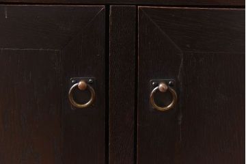 アンティーク家具　昭和期　ナラ材　シックな色合いが魅力の小ぶりのシェルフ(飾り棚、陳列棚)