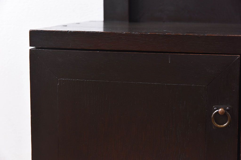 アンティーク家具　昭和期　ナラ材　シックな色合いが魅力の小ぶりのシェルフ(飾り棚、陳列棚)