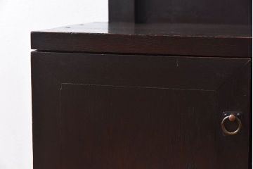アンティーク家具　昭和期　ナラ材　シックな色合いが魅力の小ぶりのシェルフ(飾り棚、陳列棚)