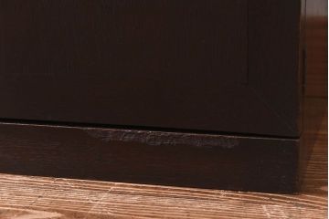 アンティーク家具　昭和期　ナラ材　シックな色合いが魅力の小ぶりのシェルフ(飾り棚、陳列棚)