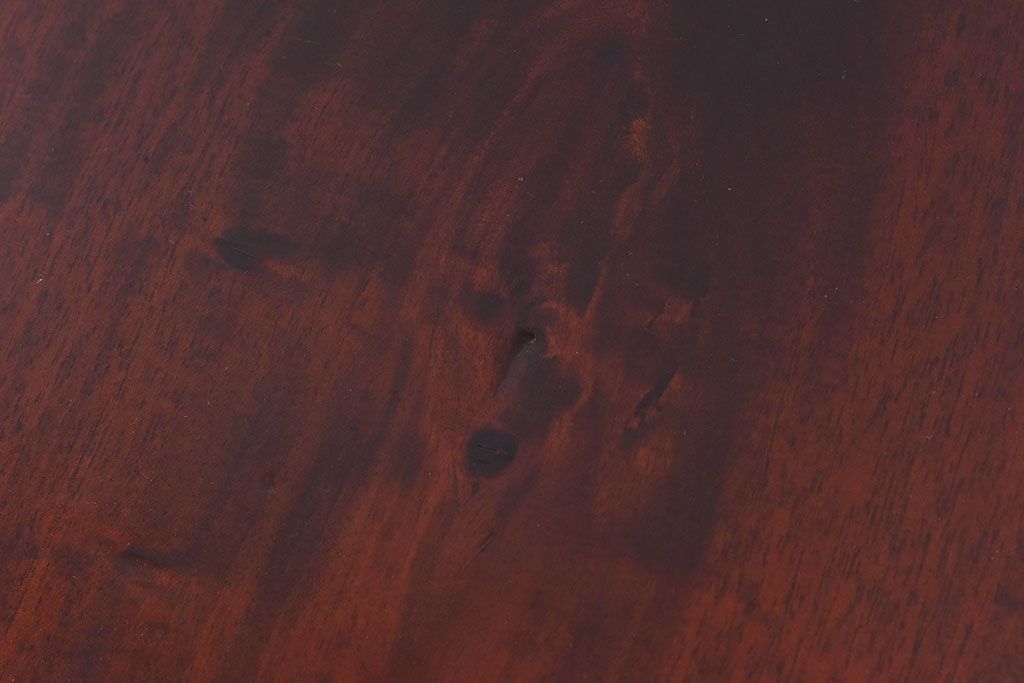 アンティーク雑貨　マホガニー材の杢目が美しい、重厚感ある洋風の花台(飾り台)