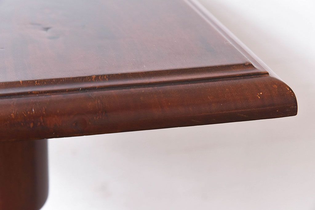 アンティーク雑貨　マホガニー材の杢目が美しい、重厚感ある洋風の花台(飾り台)