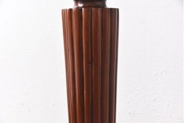 アンティーク雑貨　マホガニー材の杢目が美しい、重厚感ある洋風の花台(飾り台)