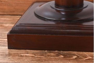 アンティーク雑貨　マホガニー材の杢目が美しい、重厚感ある洋風の花台(飾り台)