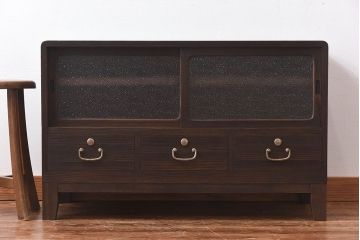 アンティーク家具　人気のダイヤガラス入り!桐材の質感が味わい深い、脚付きローボード(サイドボード、ローチェスト)